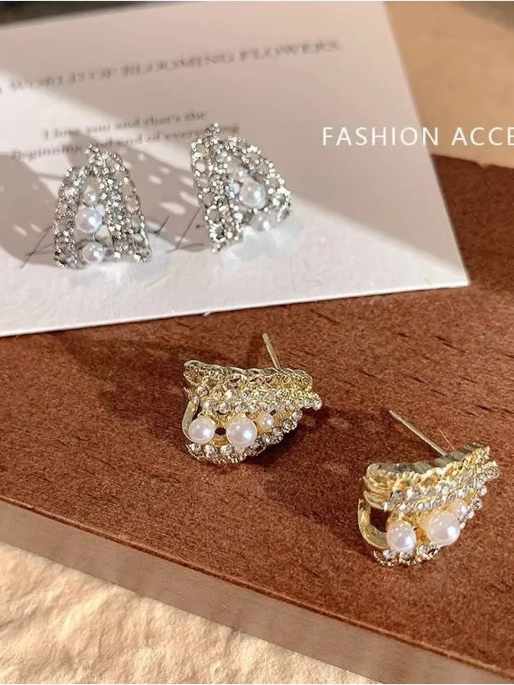 *** High Quality Gold Pearl Cluster Stud Earrings - Elegant Women Jewelry